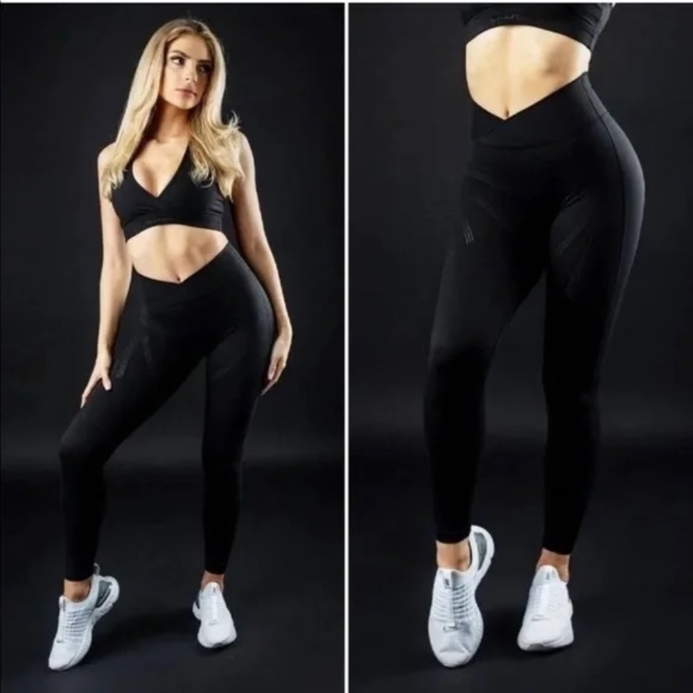 Alphalete Surface Path Legging Criss Cross